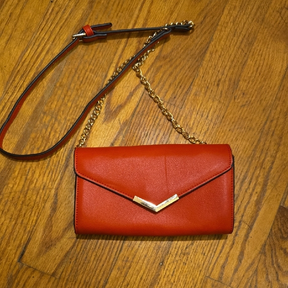 Urban Expressions Red Clutch with Gold Chain - Picture 1 of 1